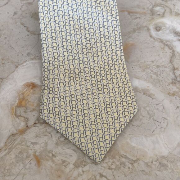 Hermes 100% Silk “H” Monogram - Picture 4 of 10